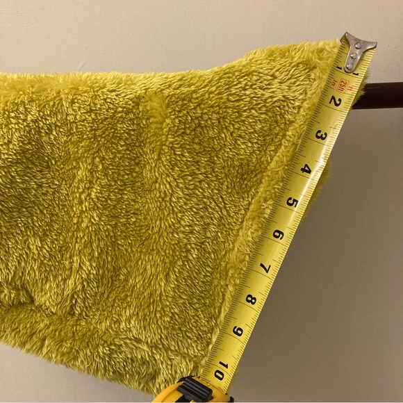 UGG Camilia Sherpa Shorts (NWT) in Mustard Yellow (Size S) - Cozy Wear - Picture 14 of 16